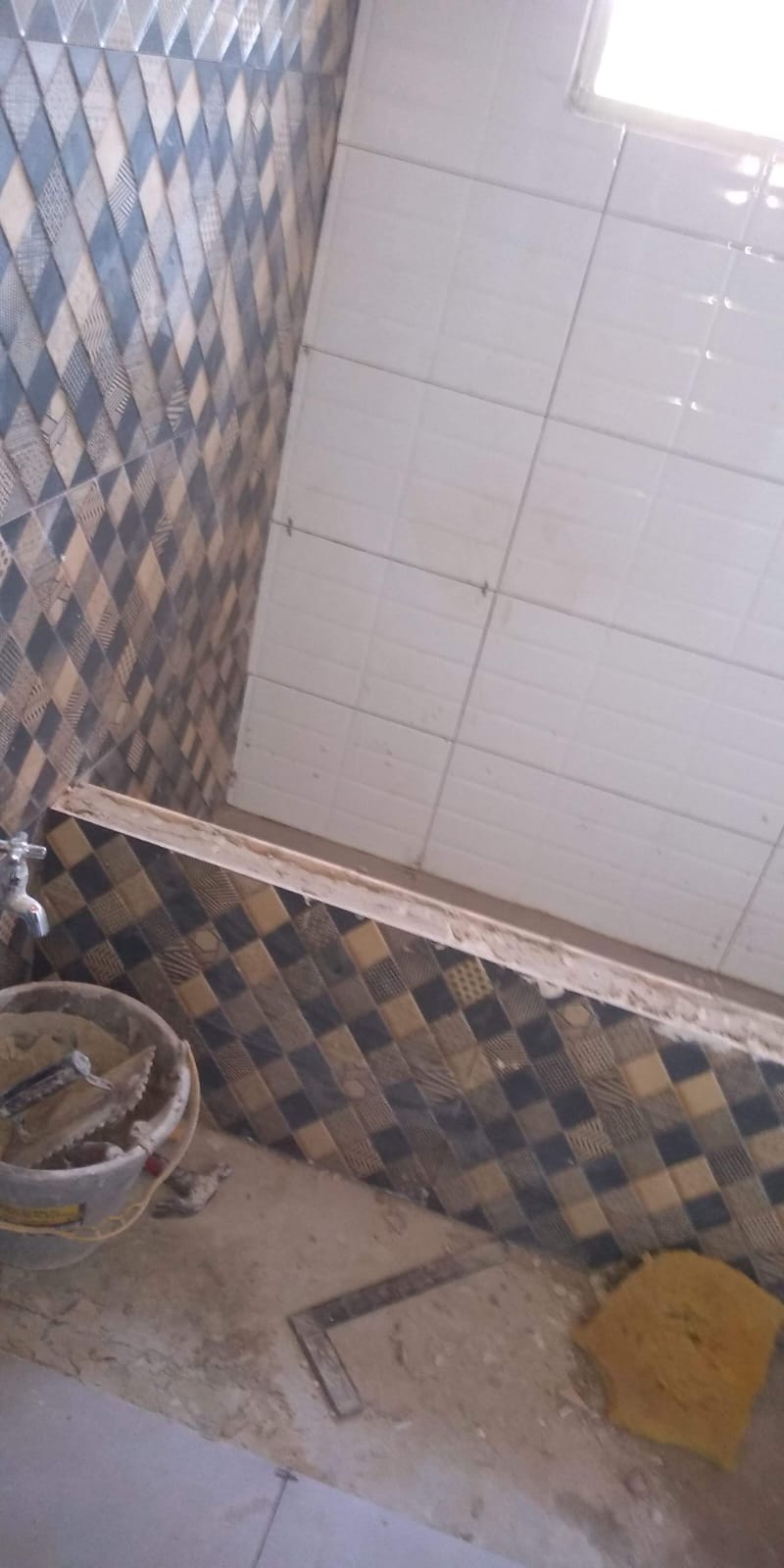 Serviço de assentamento de azulejos
